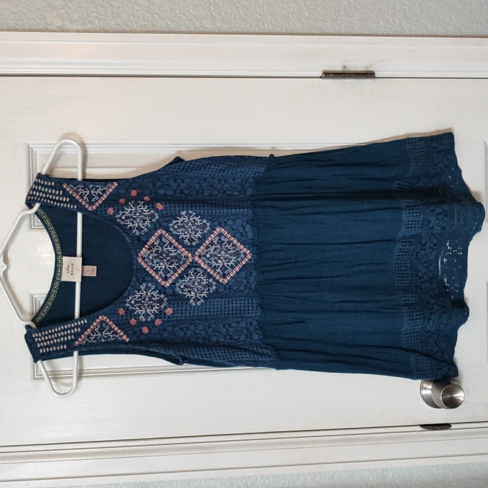 Knox Rose Embroidered Tank